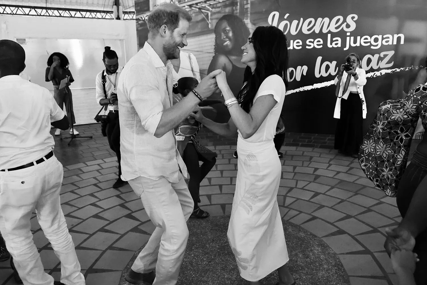 Meghan-Markle-and-Prince-Harry-in-Colombia