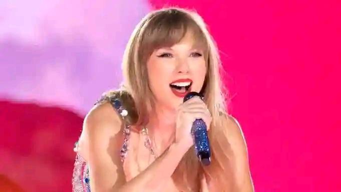 Taylor Swift I need a big YEs ❤️ from a true fan. 2